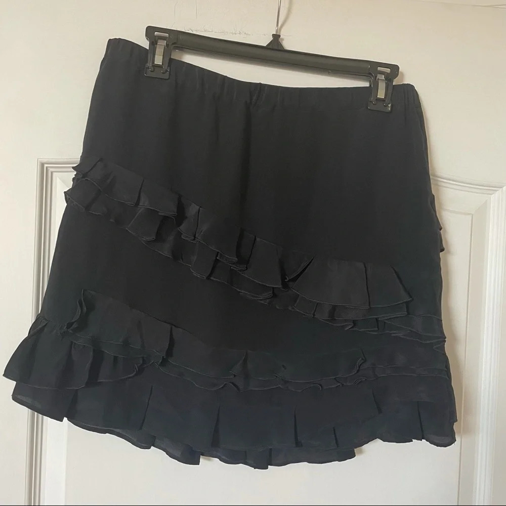 Banana Republic Black Ruffle Tiered Mini Skirt Size 6